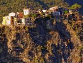 ravine-cinque-terre-cliff-houses-963711.jpg