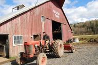 barn-tractor-farm-agriculture-633970.jpg