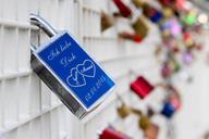 castle-love-love-locks-bridge-929164.jpg