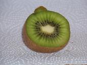 kiwi-delicious-fruity-fruit-327635.jpg