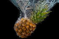 annanas-splash-water-effect-1004251.jpg