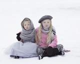 sisters-winter-girl-child-1102036.jpg