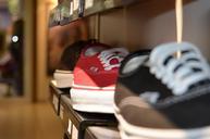 shoes-laces-shop-shopping-shelf-428605.jpg