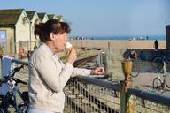 ice-cream-eating-tourist-lady-458333.jpg