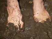 feet-swamp-dirty-ecklig-soft-rude-480912.jpg