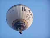 hot-air-balloon-balloon-start-311380.jpg