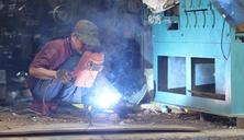 welding-firework-worker-1612239.jpg