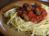 spaghetti-meatballs-pasta-lunch-745468.jpg