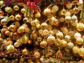 christmas-ornaments-228941.jpg