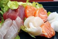 sushi-japanese-delicious-asian-373585.jpg