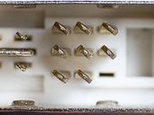 plug-hdi-metal-contacts-macro-240549.jpg