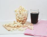 snack-popcorn-cola-1483931.jpg