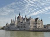 budapest-parliament-danube-429710.jpg