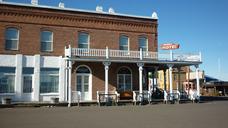 hotel-exterior-ghost-town-shaniko-195554.jpg