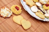 cookie-pastries-sweet-547636.jpg