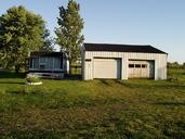 home-garage-rural-91162.jpg