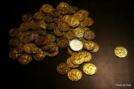 bitcoin-coins-gold-money-currency-282797.jpg