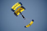 skydive-skydiving-parachuting-sky-79610.jpg