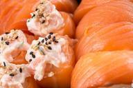 sushi-salmon-niguiri-food-621433.jpg