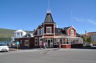 iceland-akureyri-homes-city-268010.jpg