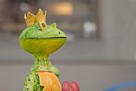 frog-statue-frog-prince-heart-fig-486854.jpg