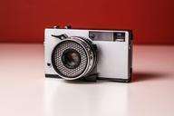 camera-photography-retro-vintage-933220.jpg