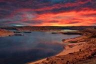 lake-powell-arizona-sunrise-glowing-383156.jpg