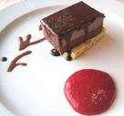 chocolate-mousse-cake-raspberry-sauce-696327.jpg