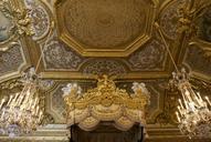 Chambre de la Reine Versailles.jpg