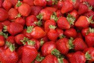 strawberry-red-fruit-967405.jpg