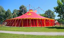 circus-tent-circus-tent-red-meadow-366142.jpg