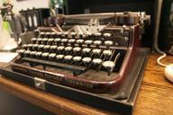 typewriter-historically-keys-old-401858.jpg