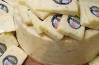 cheese-hatch-dairy-gourmet-389598.jpg