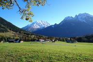 alpine-mountains-autumn-sunshine-619028.jpg