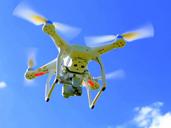 drone-quadcopter-quadrocopter-1579120.jpg