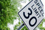 speed-sign-street-traffic-513057.jpg