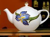 tea-teapot-white-color-shelf-487186.jpg