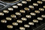 typewriter-letters-keyboard-keys-472850.jpg