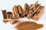 cinnamon-stick-cinnamon-powder-spice-514243.jpg