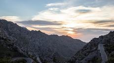 horizon-sunset-road-cliff-435802.jpg