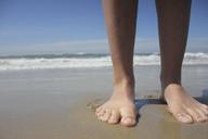 feet-beach-sea-639711.jpg