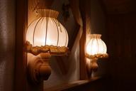 lamp-bulbs-interior-design-356421.jpg