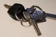 key-keychain-door-key-house-keys-531171.jpg