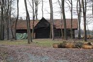 barn-stabling-vacation-wood-barn-671122.jpg