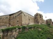 castle-wall-on-653238.jpg