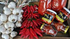 spices-paprika-garlic-market-529985.jpg