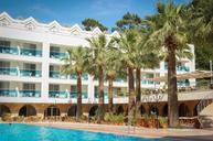 pool-palm-trees-hotel-holidays-428591.jpg