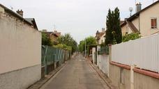 alley-lane-neighborhood-street-690899.jpg