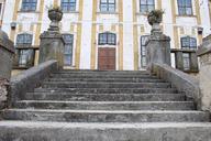 castle-input-stairs-staircase-613247.jpg