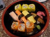 sushi-raw-food-japanese-meal-169296.jpg